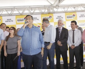 Foto-2-entrega-de-rodovia-ma-em-matoes-nael-reis-e14482081841201-300x243