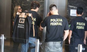 x71575107_Rio-de-Janeiro-11-09-2017-Agentes-da-Policia-Federal-e-do-Ministerio-Publico-Federale.jpg.pagespeed.ic.VP9JVuRXxN